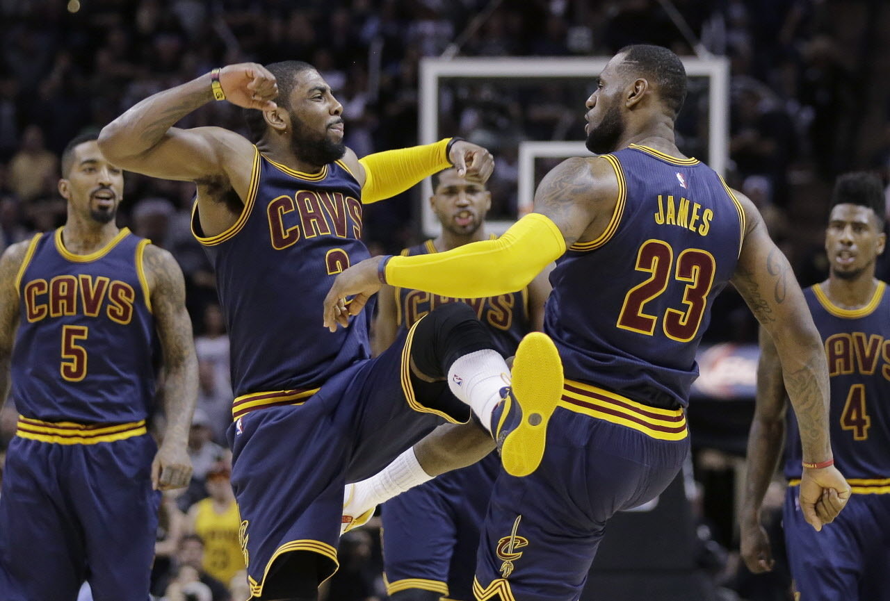 kyrie-irving-lebron-james-2c270302736d3a39.jpg