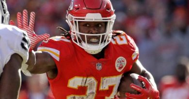 Kareem Hunt sospeso