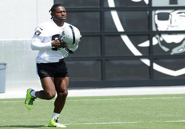 Antonio Brown Raiders casco