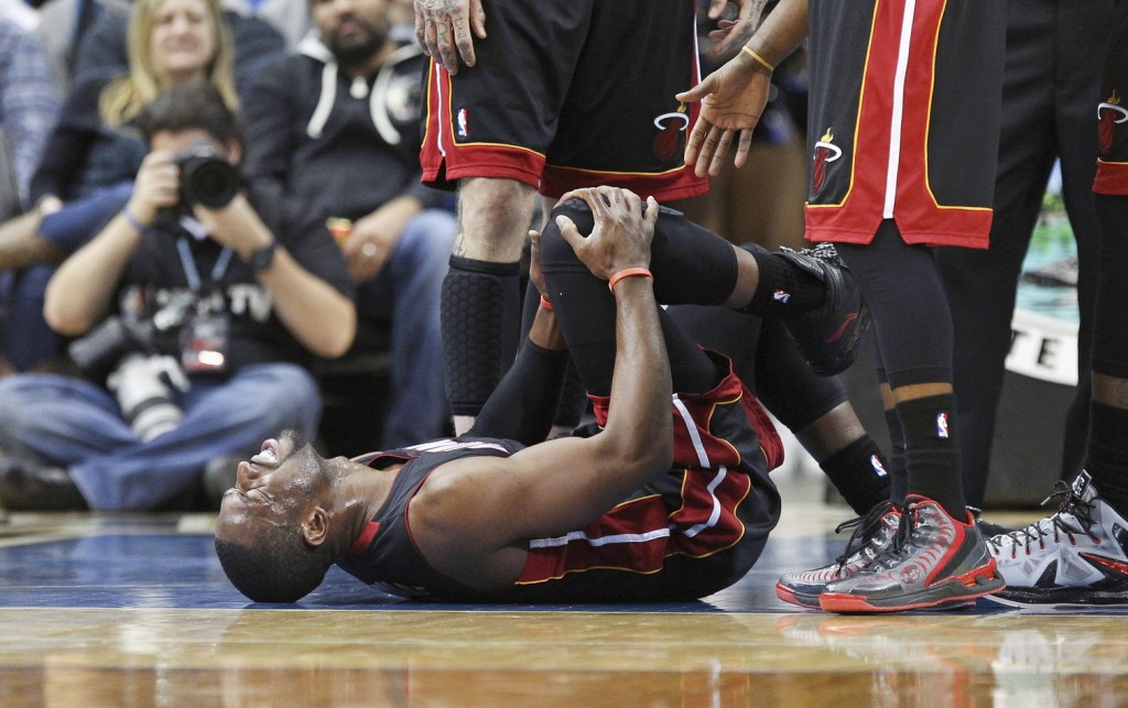 Dwyane-Wade-injury.jpg